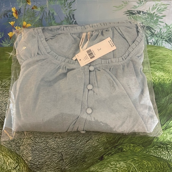 By Anthropologie Long-Sleeve Femme Ruched Cropped Top, Blue, M or L, NWT - Picture 5 of 11